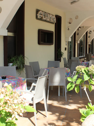 hotel flora bellaria home vacanze a bellaria tavolini esterno