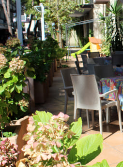 hotel flora bellaria servizi vicino al mare tavolini esterni