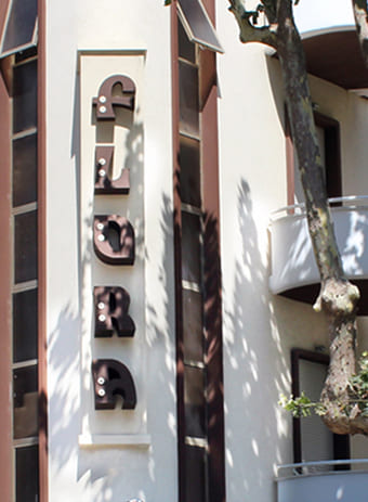 hotel flora bellaria info e contatti esterni balconi albero mobile